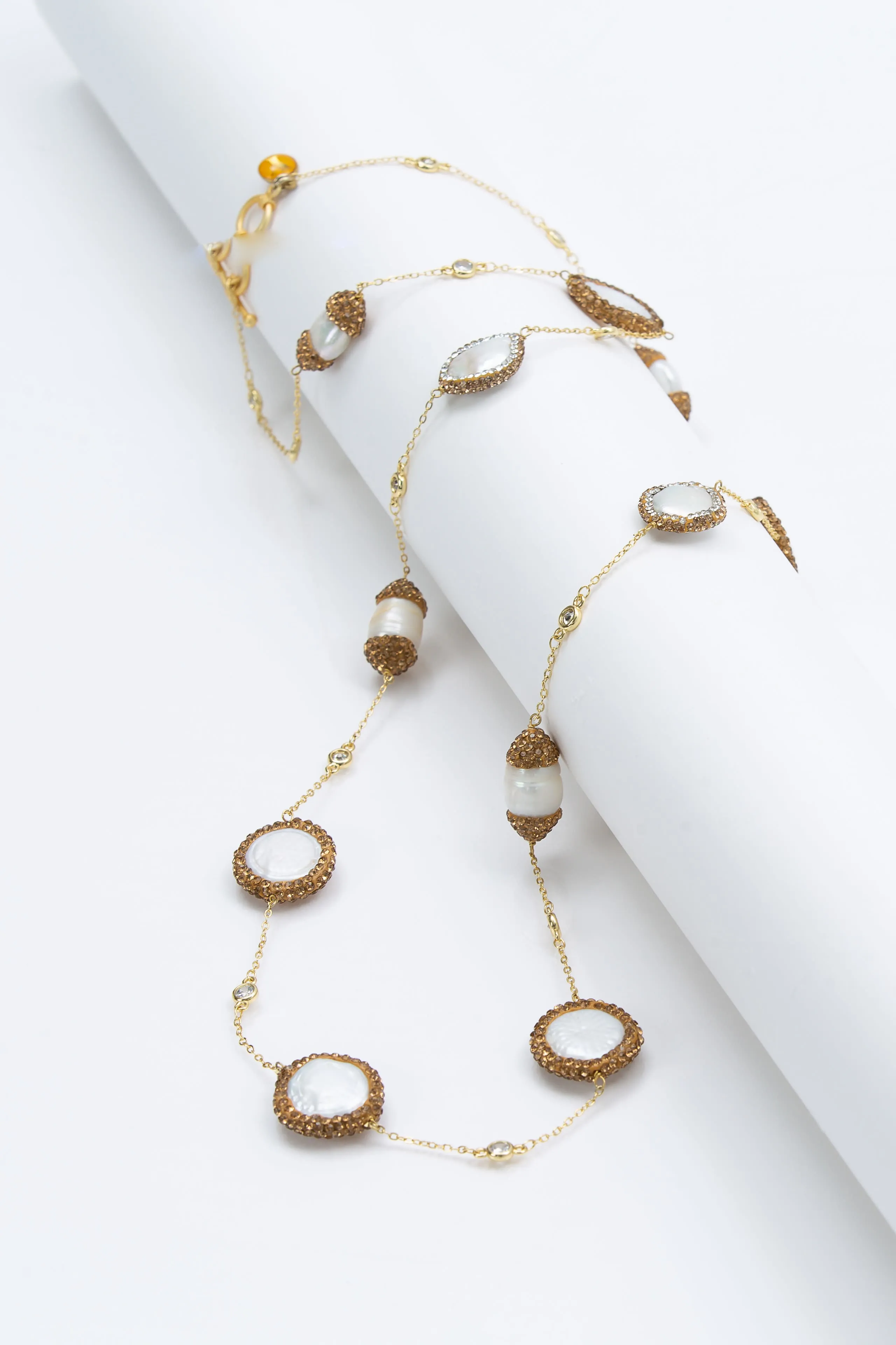 Elsa Flat Pearls Necklace (Gold)