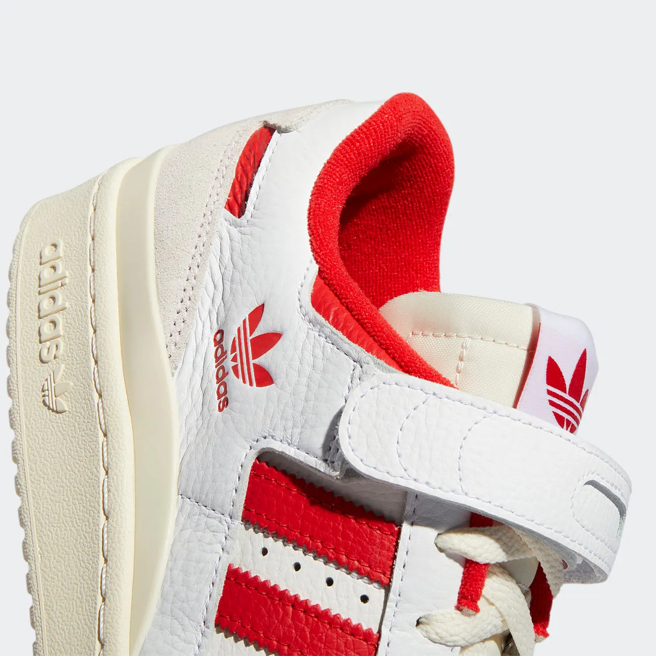 FORUM 84 LOW CLOUD WHITE VIVID RED