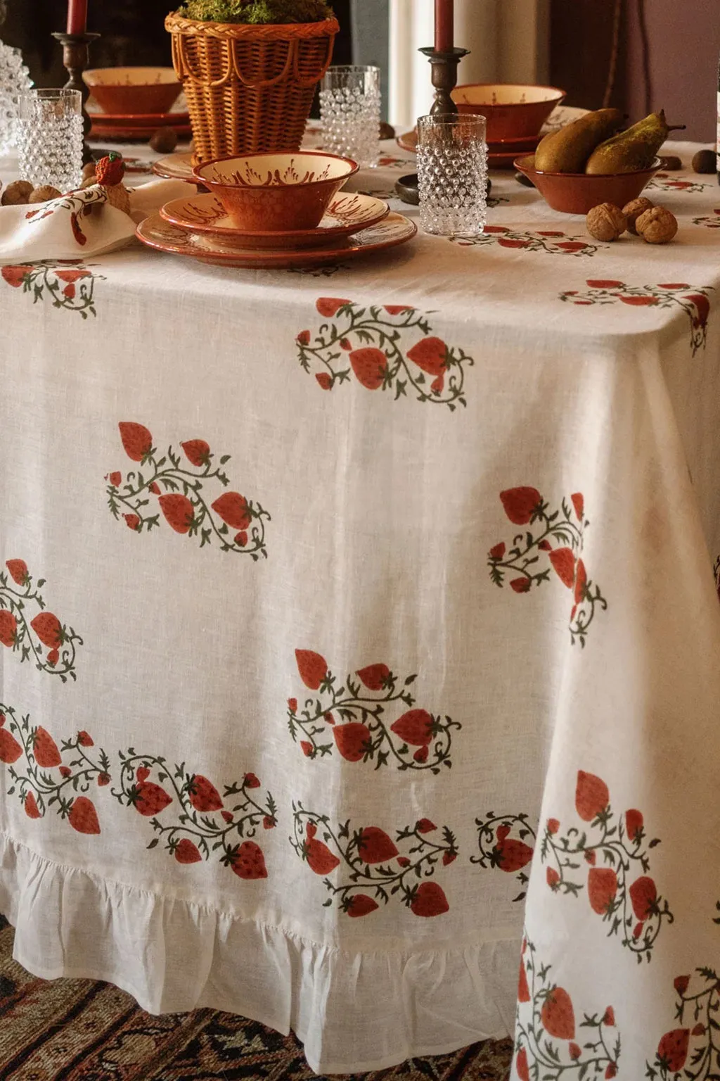 FRAISES DES BOIS TABLECLOTH