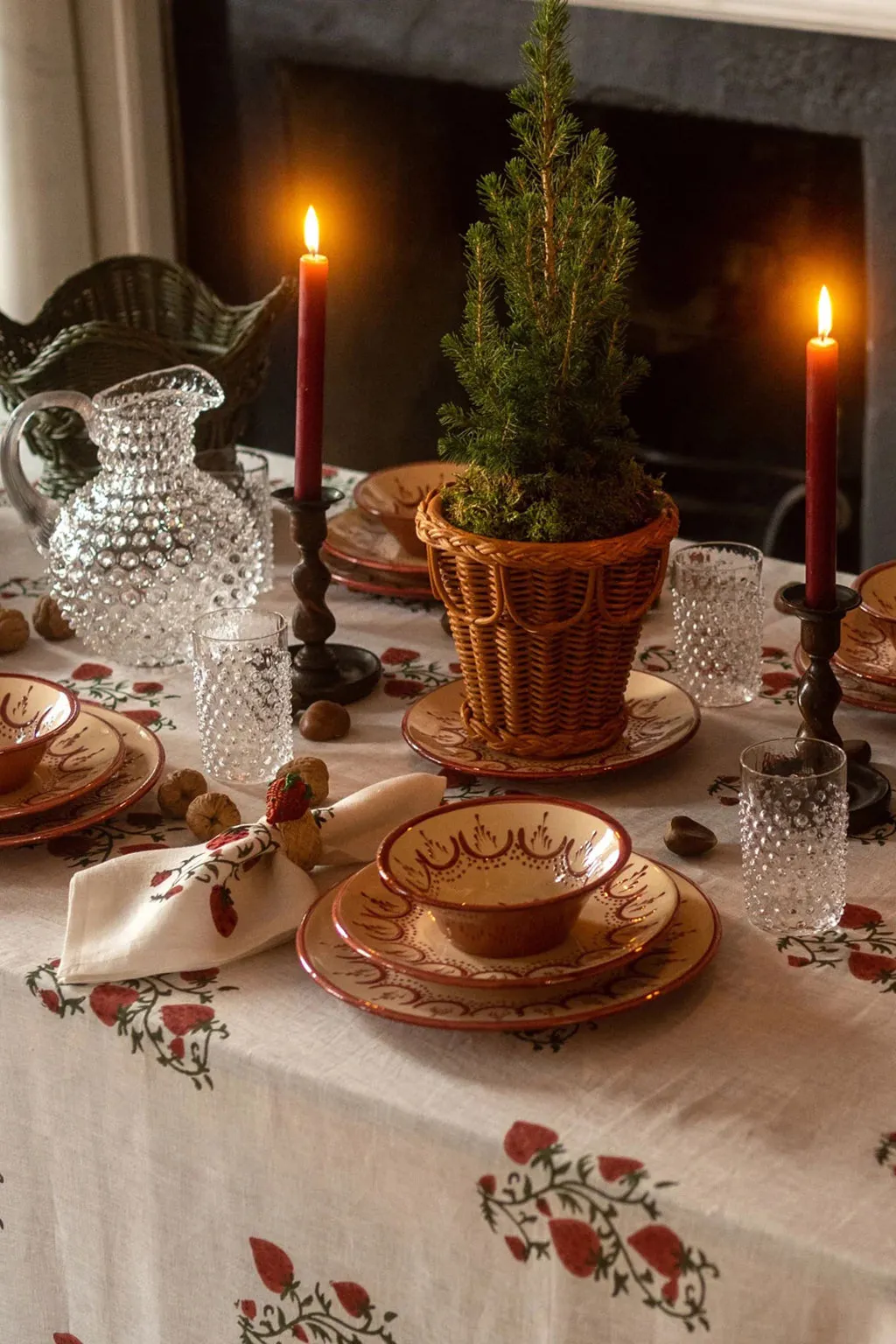 FRAISES DES BOIS TABLECLOTH