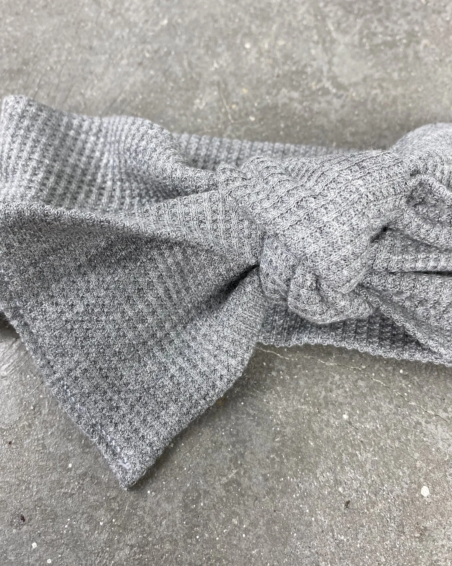 Josie Bow – Grey Thermal