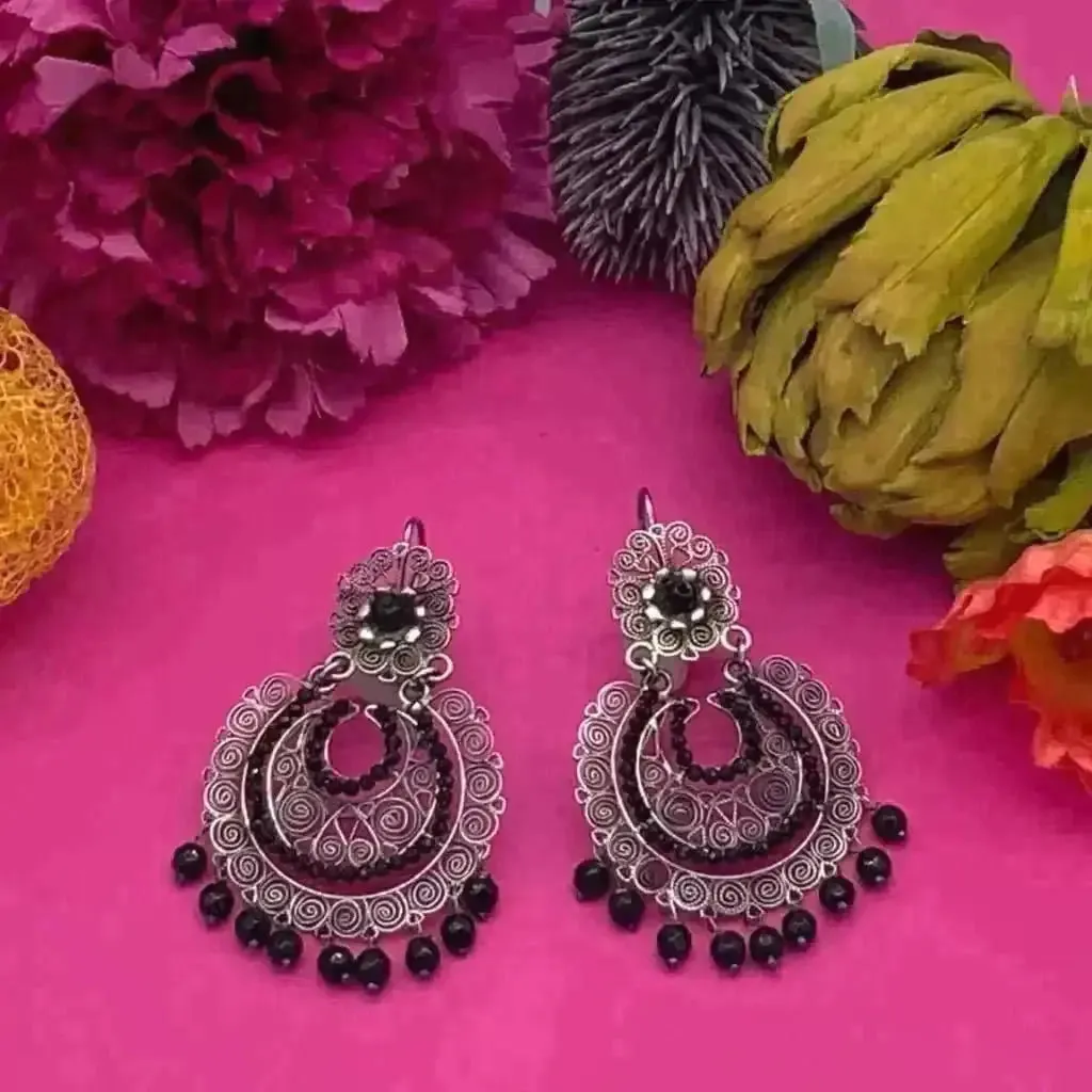 Mexican Silver  filigree earrings with onyx beads